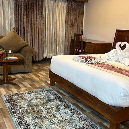 Hotel Earth Light Sauraha Chitwan Exterior photo