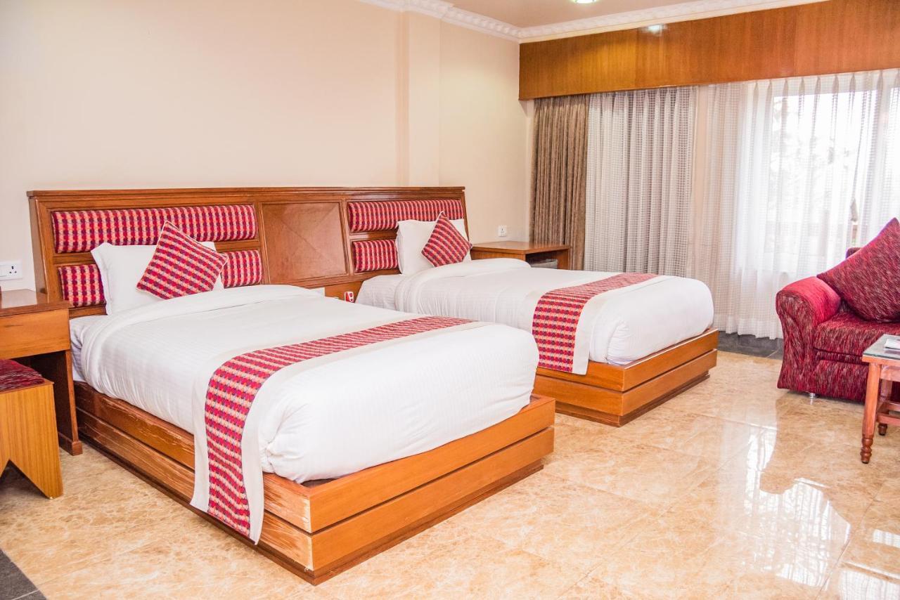 Hotel Earth Light Sauraha Chitwan Exterior photo