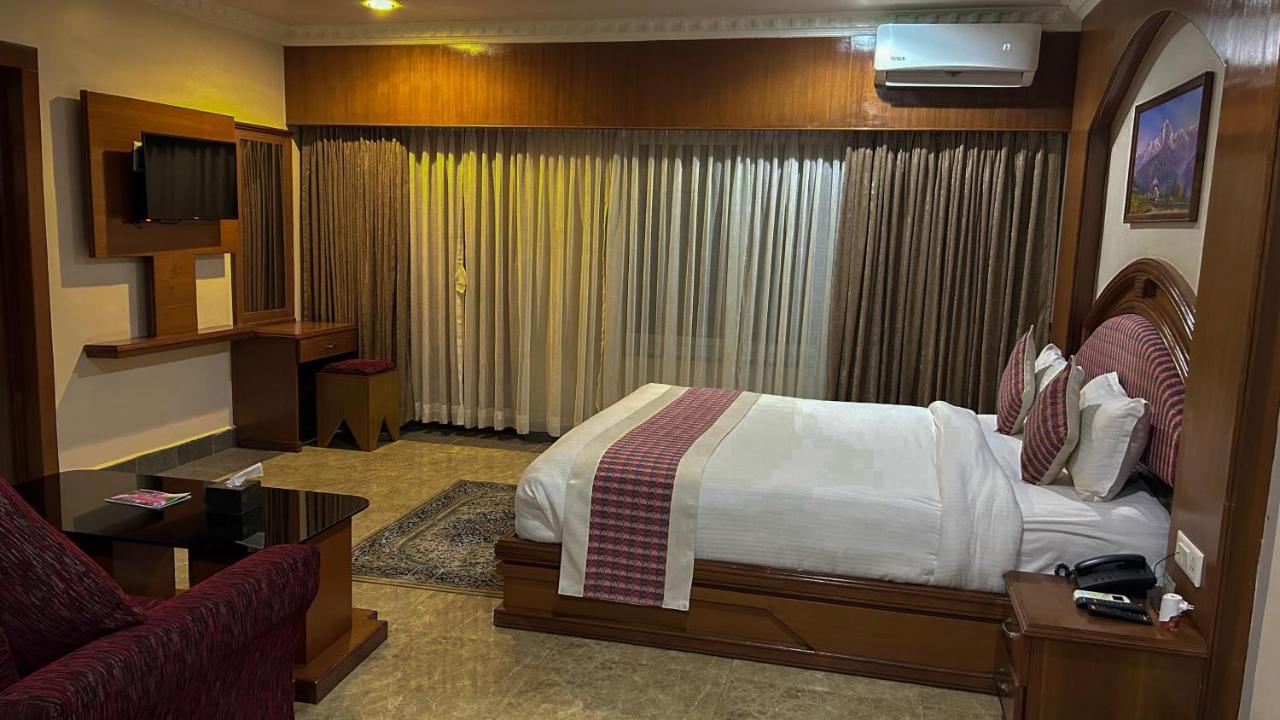 Hotel Earth Light Sauraha Chitwan Exterior photo