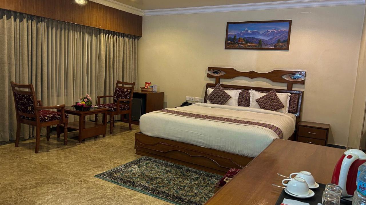 Hotel Earth Light Sauraha Chitwan Exterior photo