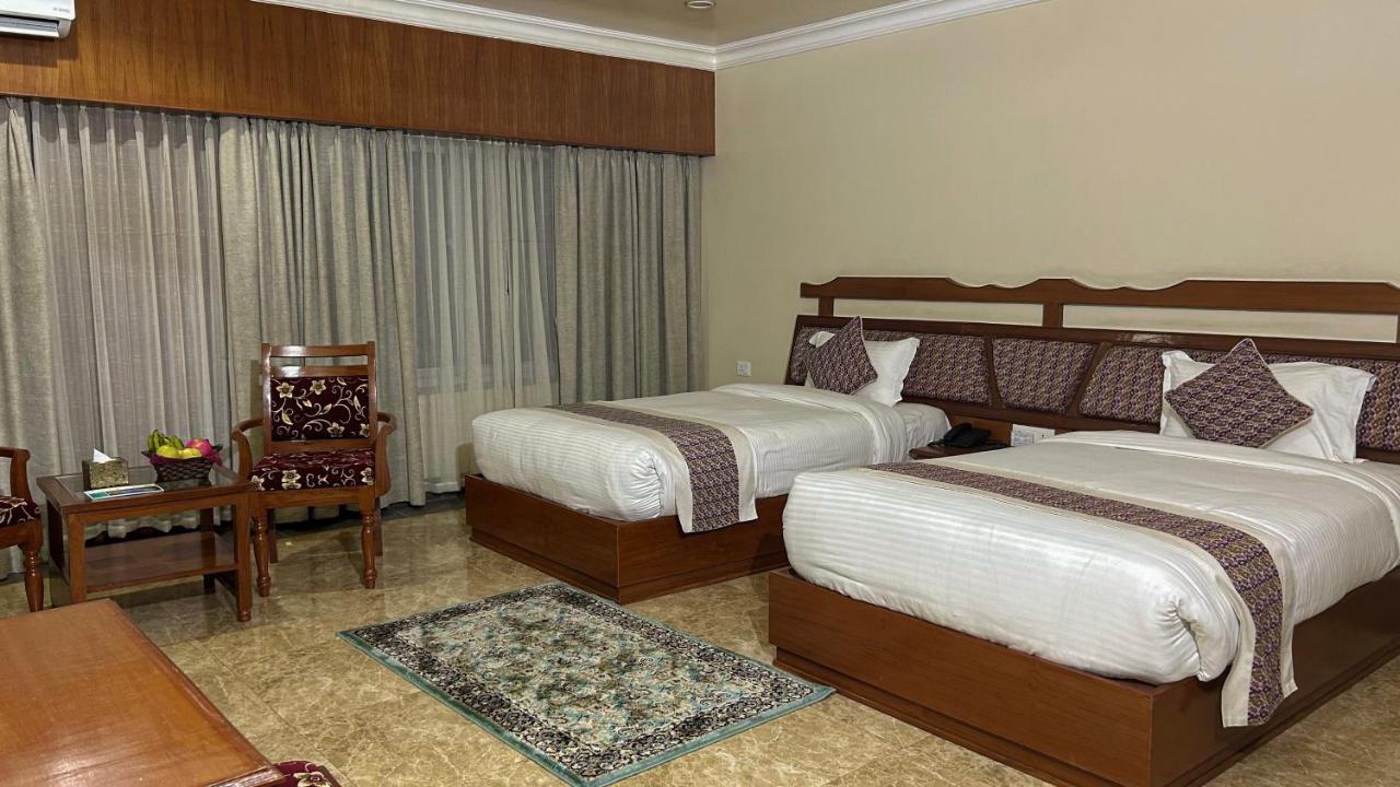 Hotel Earth Light Sauraha Chitwan Exterior photo