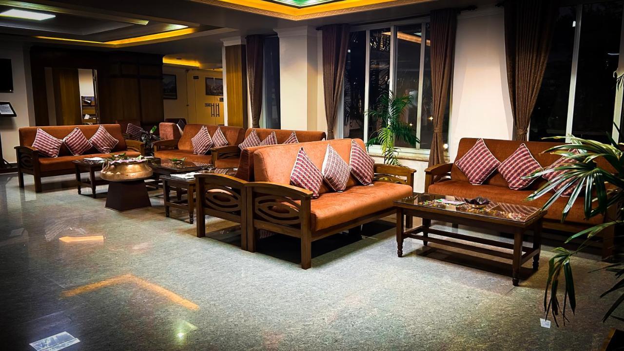 Hotel Earth Light Sauraha Chitwan Exterior photo