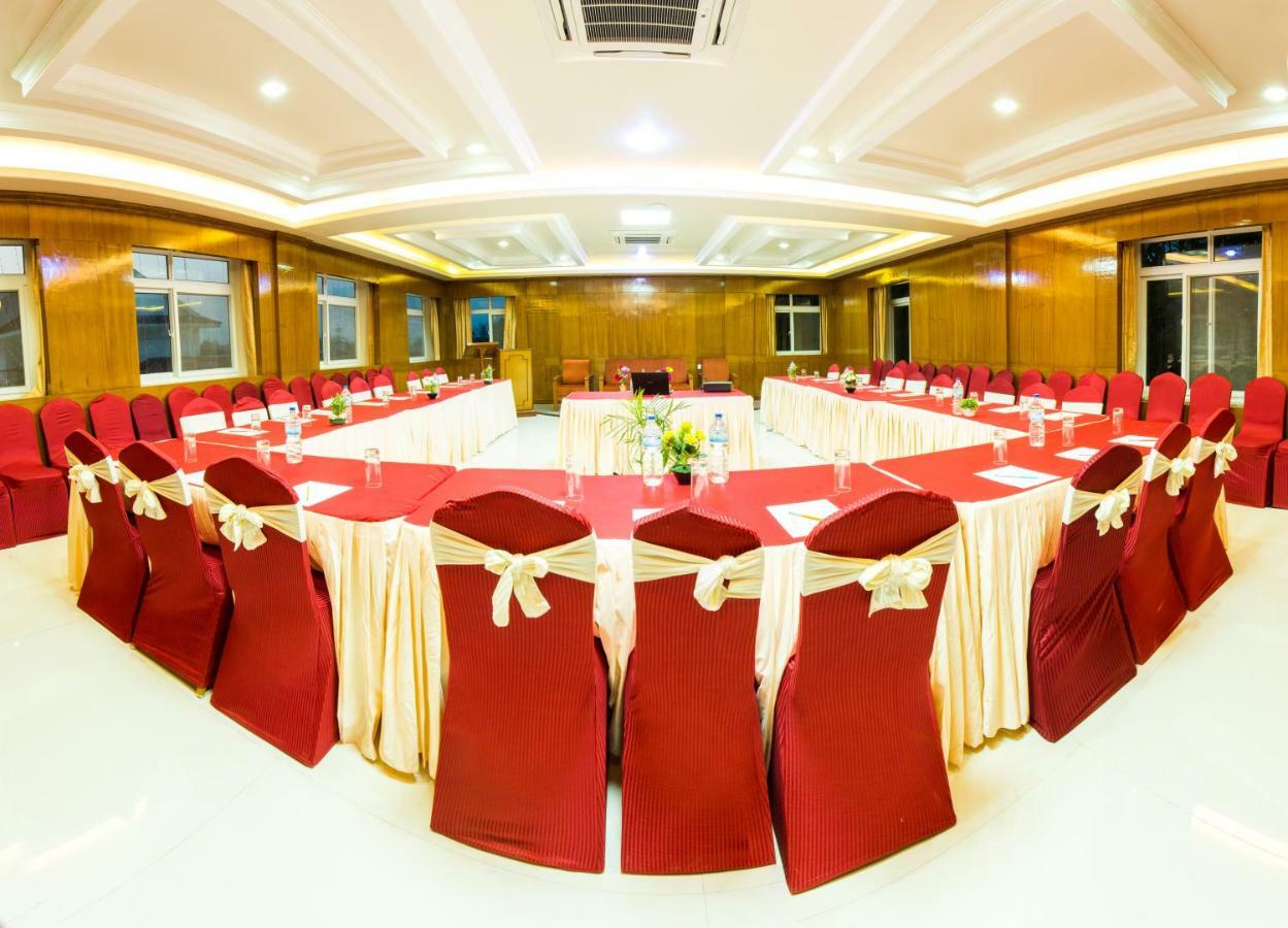 Hotel Earth Light Sauraha Chitwan Exterior photo