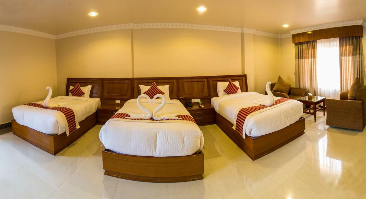 Hotel Earth Light Sauraha Chitwan Exterior photo