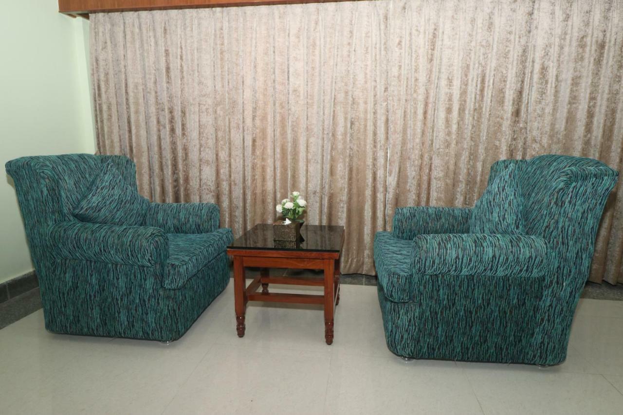 Hotel Earth Light Sauraha Chitwan Exterior photo