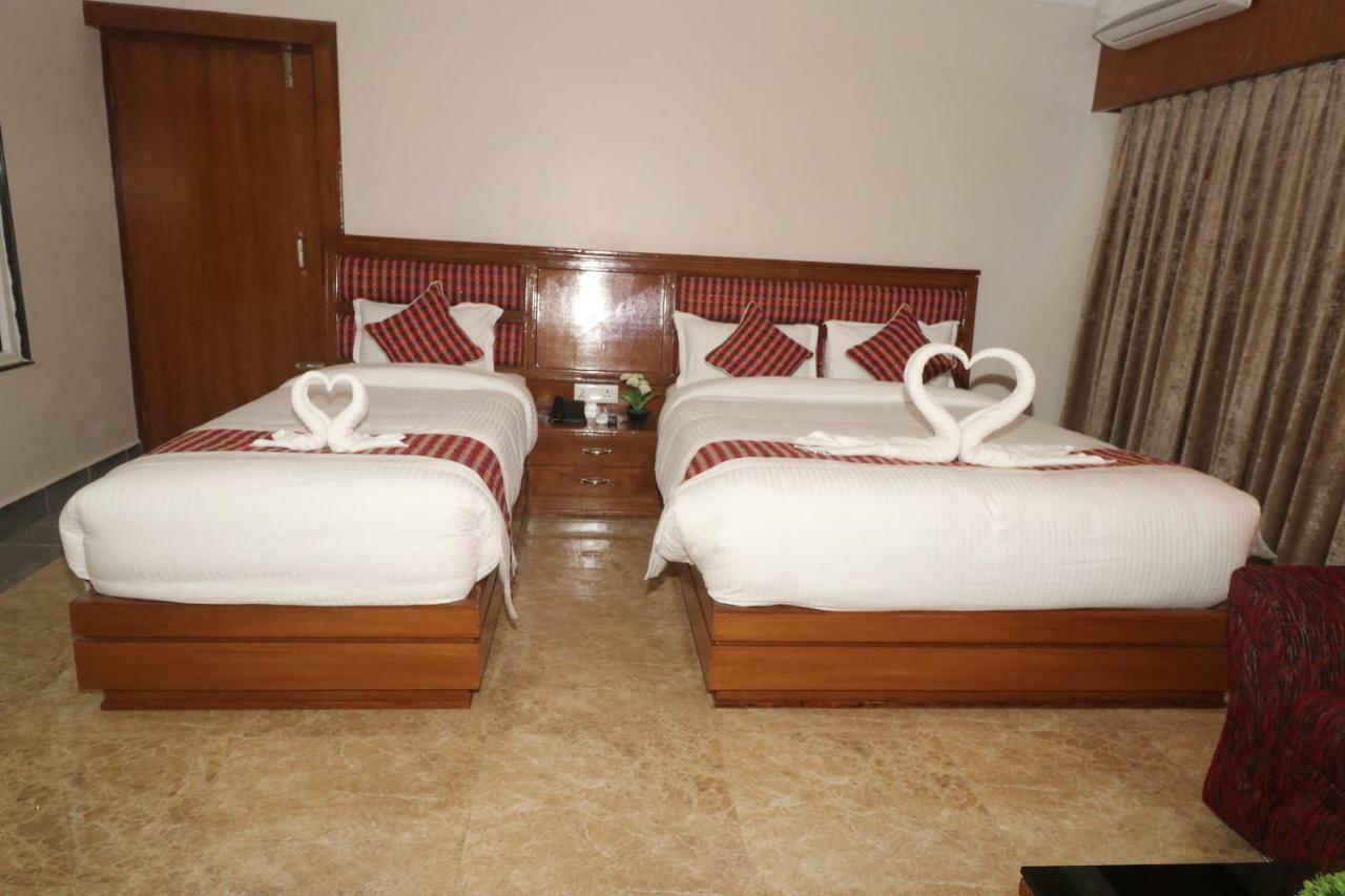 Hotel Earth Light Sauraha Chitwan Exterior photo
